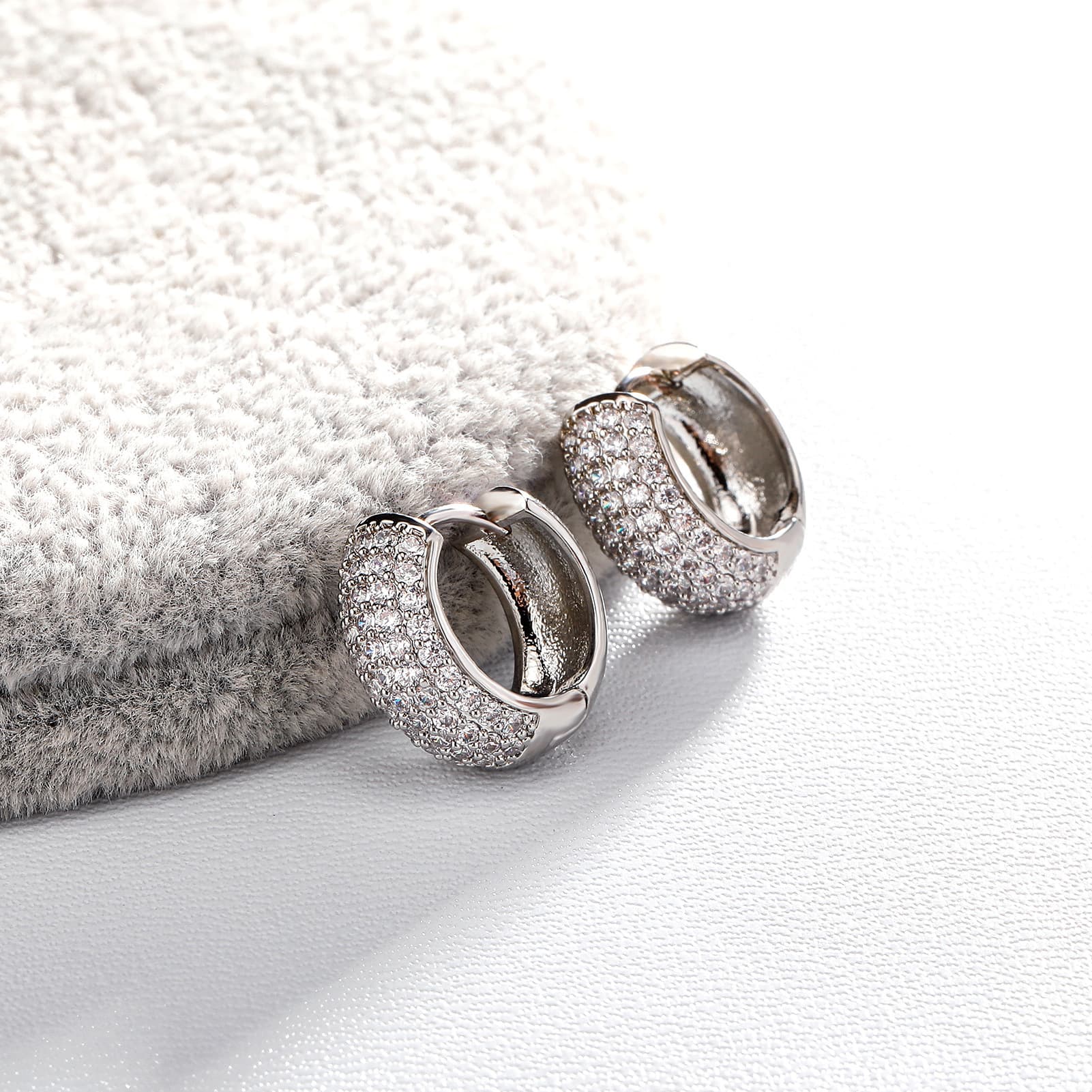 INS hip hop full diamond earrings for men and women simple versatile earrings high end diamond earrings