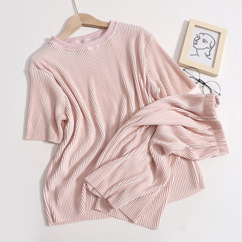 Women’s Clothing Versatile Casual Suit For Women Summer New Style Temperament Round Neck Short Sleeved T Shirt Top High Waist Shorts Two Piece Suit