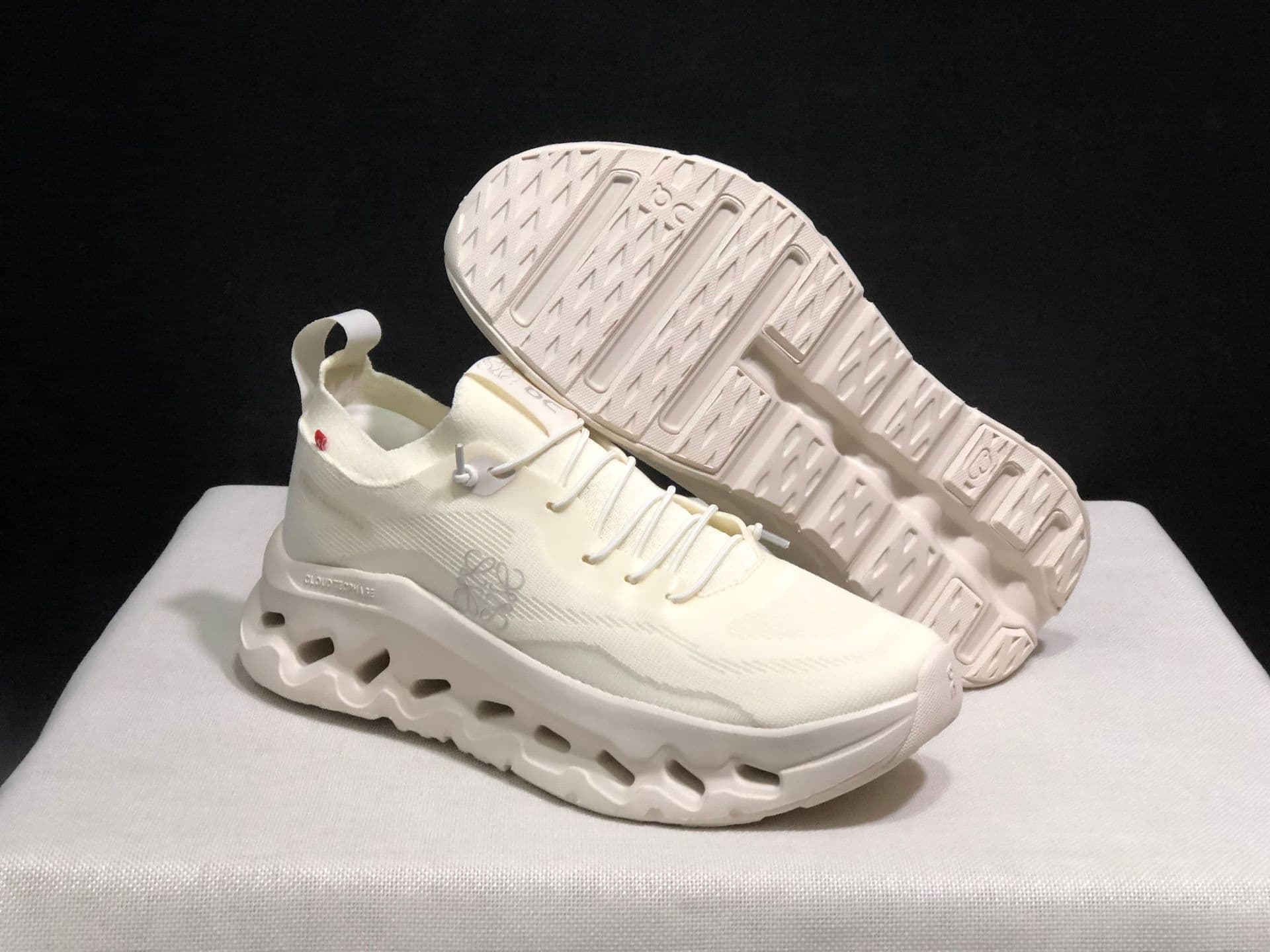 Chaussures de course confortables et légères de la série Angpao On, chaussures de sport tendance à la mode et polyvalentes