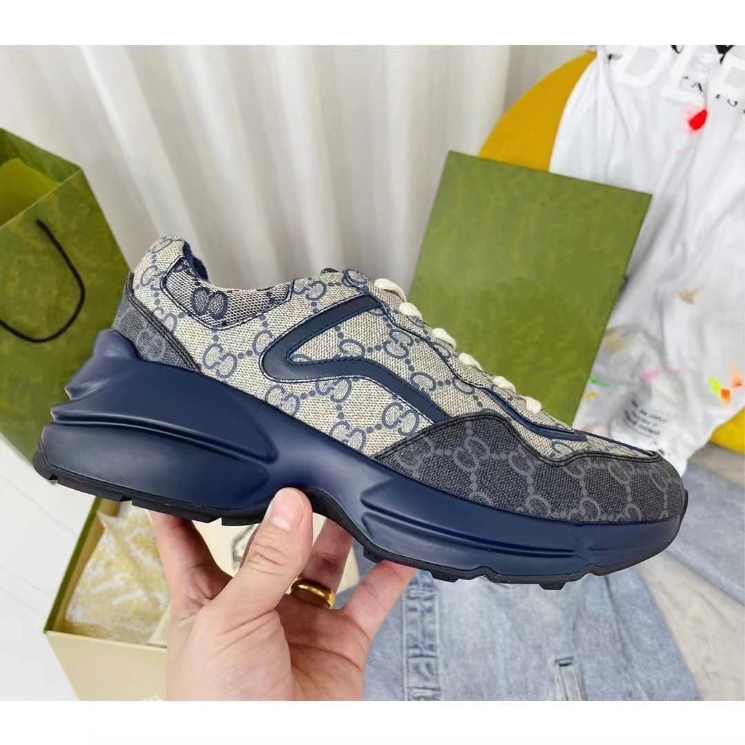 Nouvelle couleur avec la couleur des yeux presbytes surélevée dans des semelles épaisses pour hommes et femmes du même style Baskets décontract