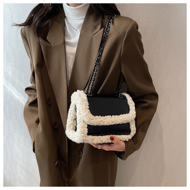 Retro Plush Bag For Women's Autumn And Winter 2024 New Trend Fashion Casual Versatile Chain Single Shoulder Crossbody Bag Texture Small Square Bag