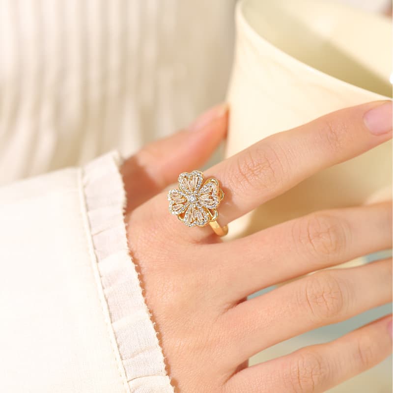 Ring Women's Network Red Lucky Grass Korean Edition Temperament Diamond Embedding Rotable Fashion Index Finger Ring with Adjustable Opening