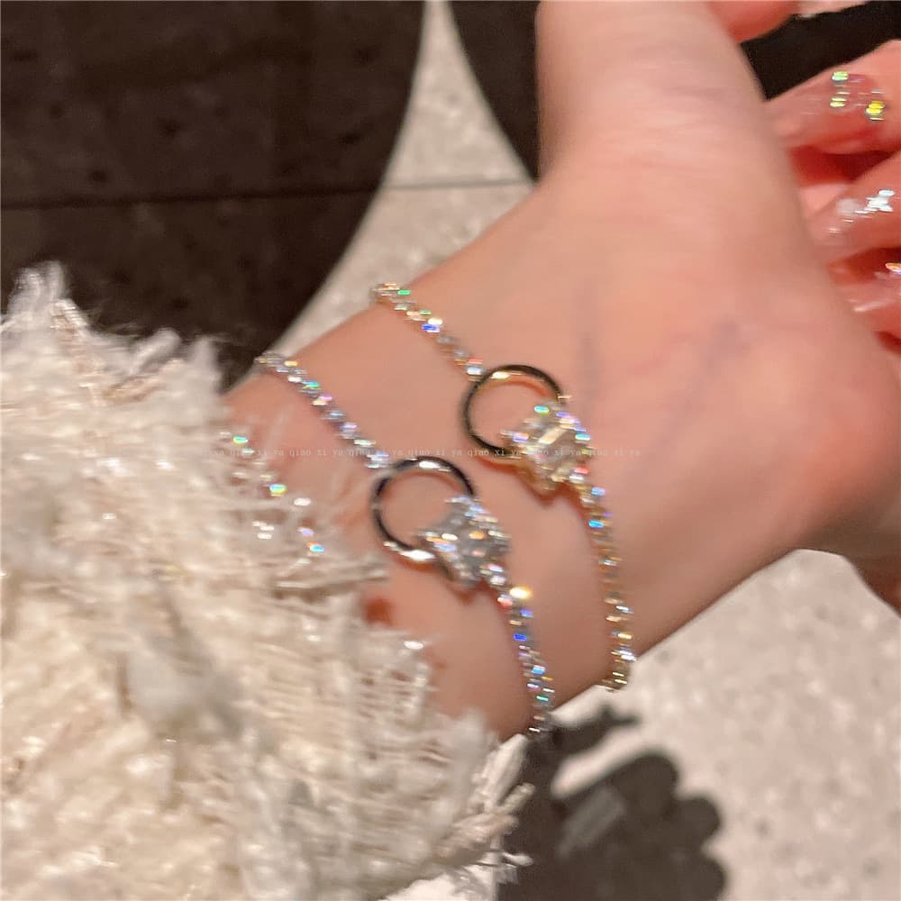 Unisex light luxury two color small waist bracelet autumn and winter new gentle girls niche circle bracelet