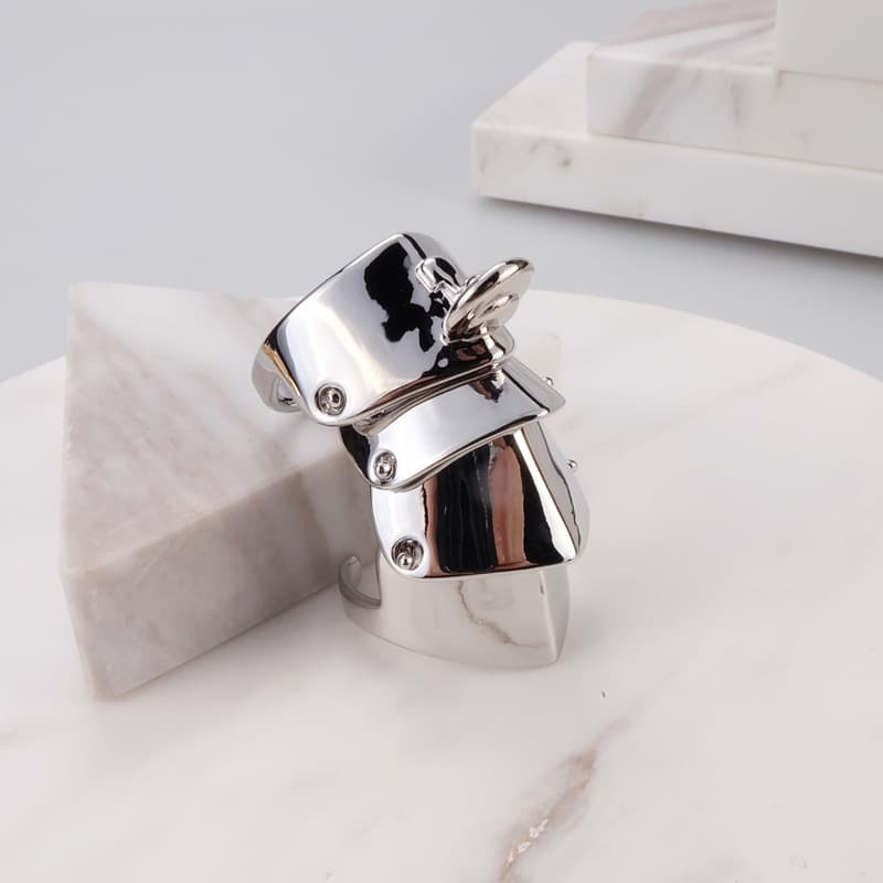 VIVIENNE WEST WOOD Empress Four Seasons Armor Ring Unisex Hip-Hop Personality Fashion Jewelry