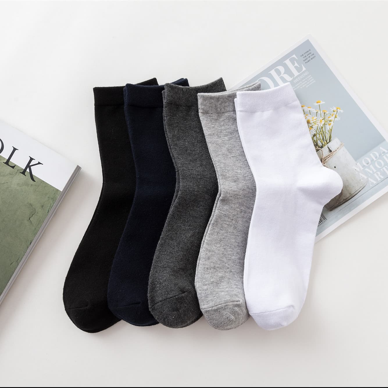 Solid Color Men's Classic Black And White Socks Men's Business Tube Cotton Socks Cotton Socks Breathable Comfortable Invisible Socks