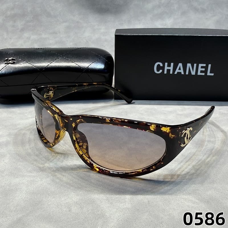Lunettes de soleil homme en métal, monture crocodile, style rétro, verres plats, idéales pour la plage.