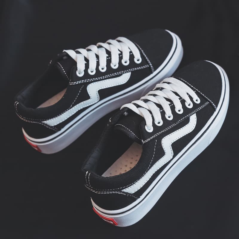 2023 new autumn canvas shoes for women, Korean version, versatile sports and leisure sneakers, classic little black shoes, spring and summer trendy