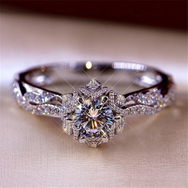 New Hollow Rhinestone Ring Wedding Hand Jewelry Engagement Ring Exquisite Zircon Ring