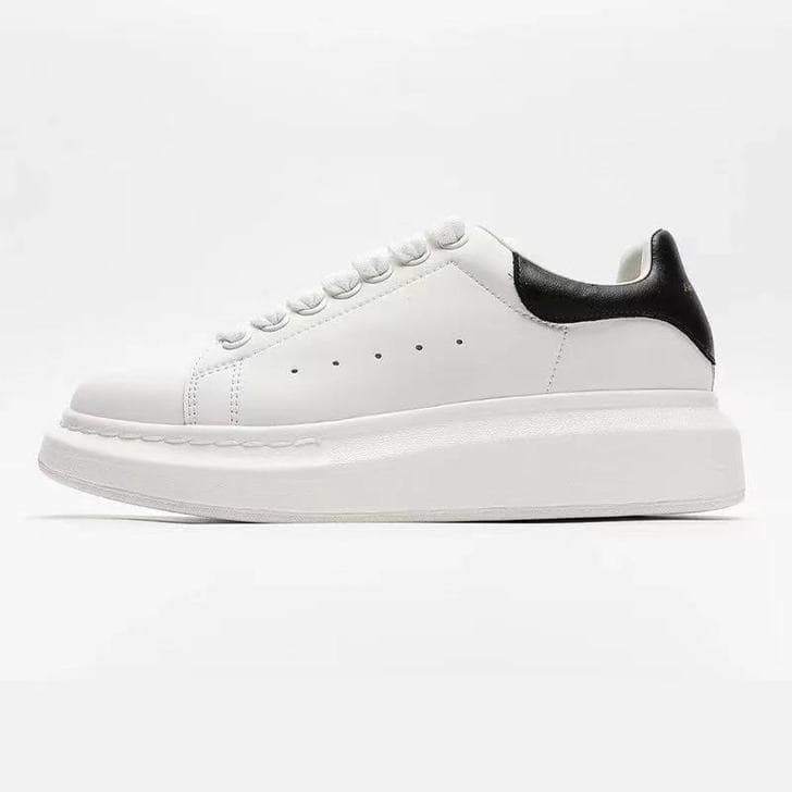 MQueen Petites Chaussures Blanches Version Haute Semelle Épaisse Rehaussée En Velours Noir Queue Plateforme Chaussures Classiques Décontractées T