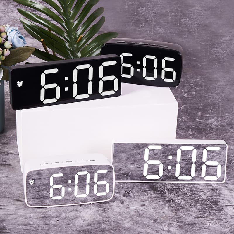 Alarm Clocks Creative Mirror Multi Function LED Makeup Mirror Battery Plug In Dual Purpose Alarm Clock