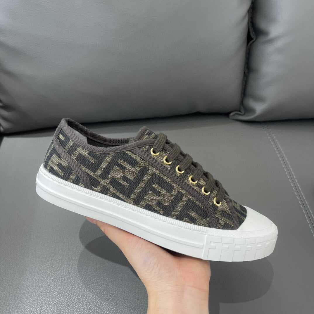 Baskets basses en toile décontractées de marque pour hommes, chaussures de planche tendance de style européen, haut de gamme