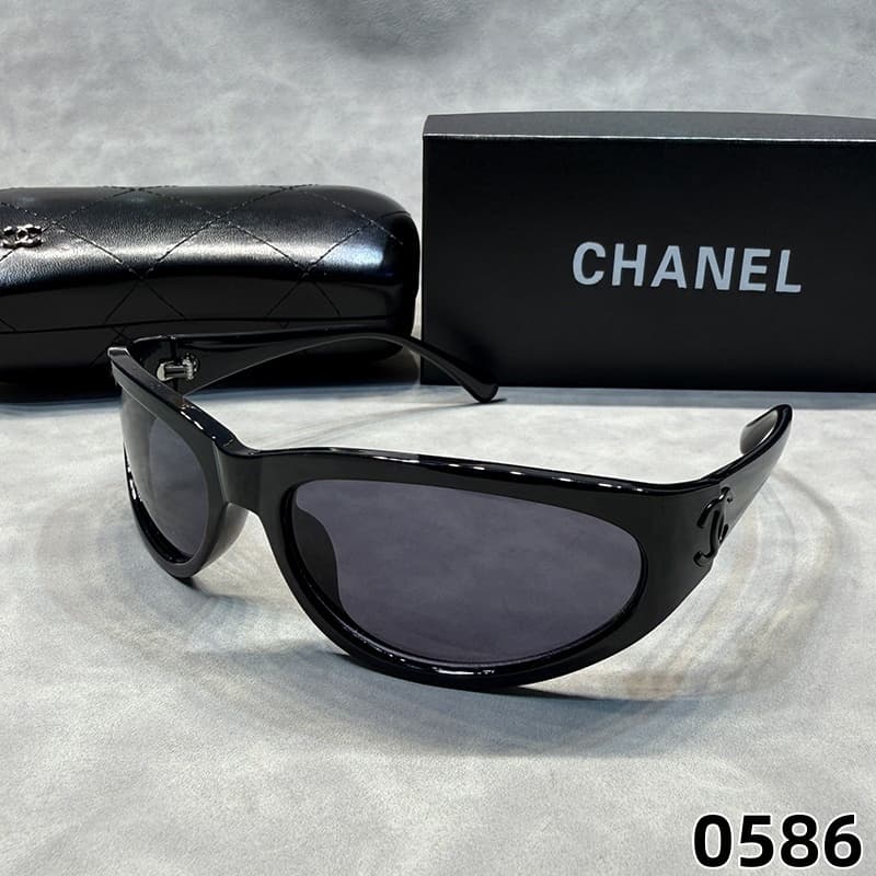 Lunettes de soleil homme en métal, monture crocodile, style rétro, verres plats, idéales pour la plage.
