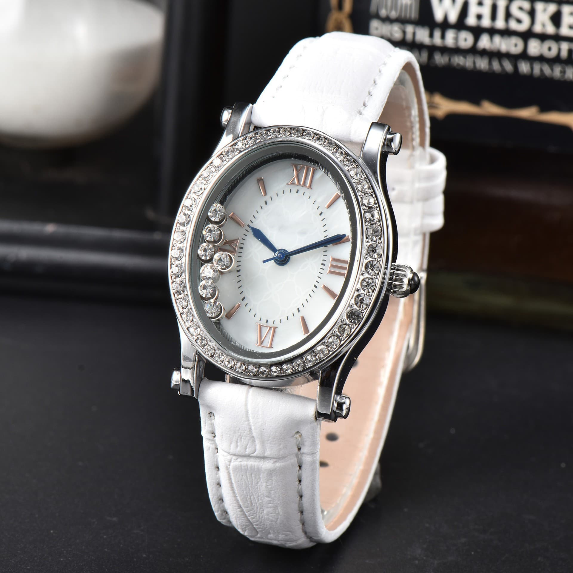 Classic Women's Simple Elegant Full Diamond Shape Fashion Trend Model Quartz Watch