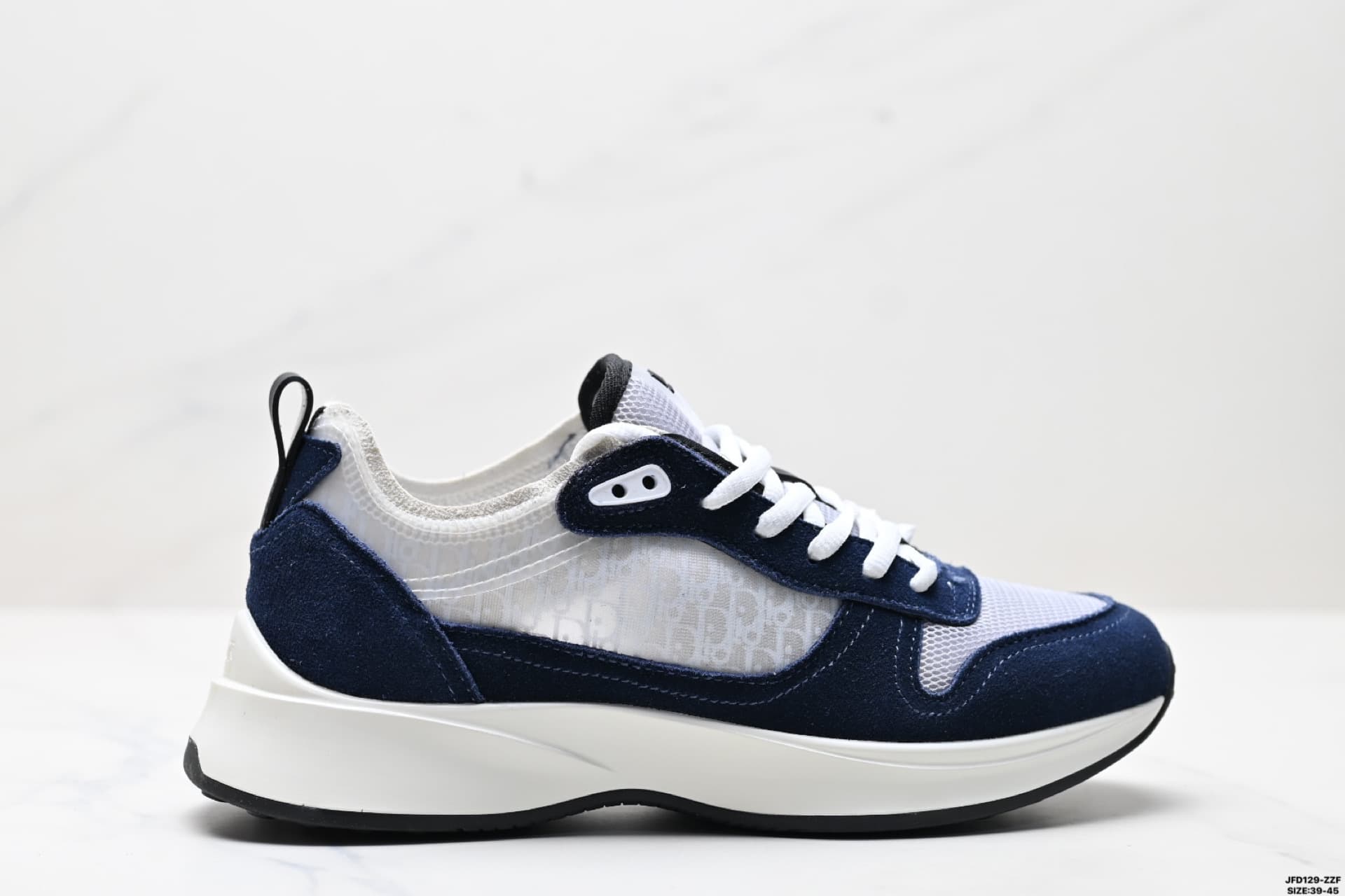 Station En stock Europe Transfrontalière CD Letter Brand Chaussures de marche décontractées et tendance pour hommes B25