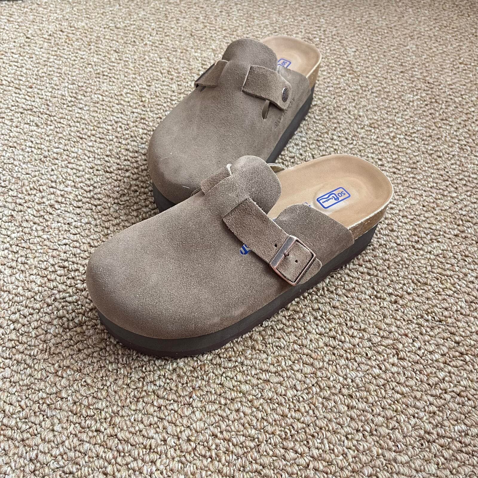 Sabots Boston en daim pour femmes, boucle réglable, semelle intérieure en liège, mules à enfiler, bout fermé, pantoufles, semelle intérieure so