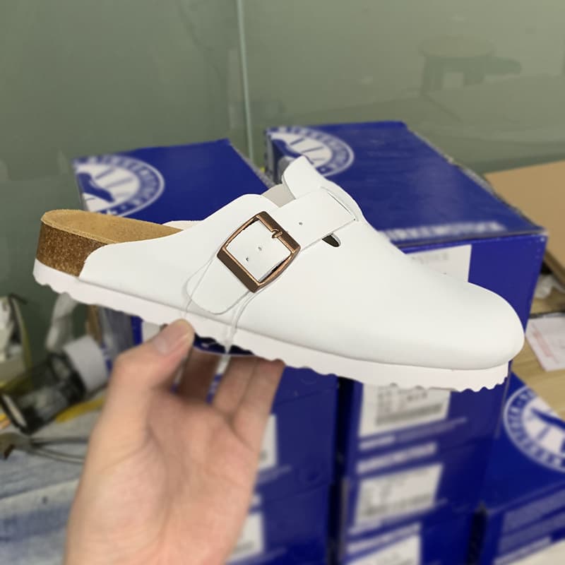 Pantoufles en cuir de vachette pour hommes et femmes, chaussures confortables en liège, semelle plate, bout décontracté