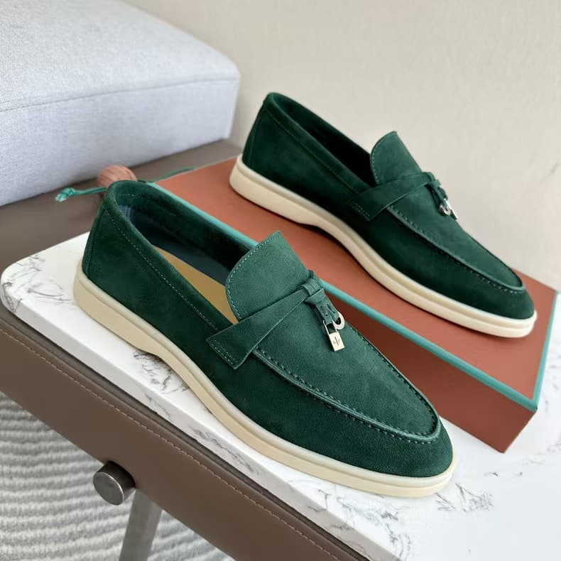 Mocassins assortis haut de gamme en cuir de vache LP avec pendentif à pompon et semelle plate à surface souple
