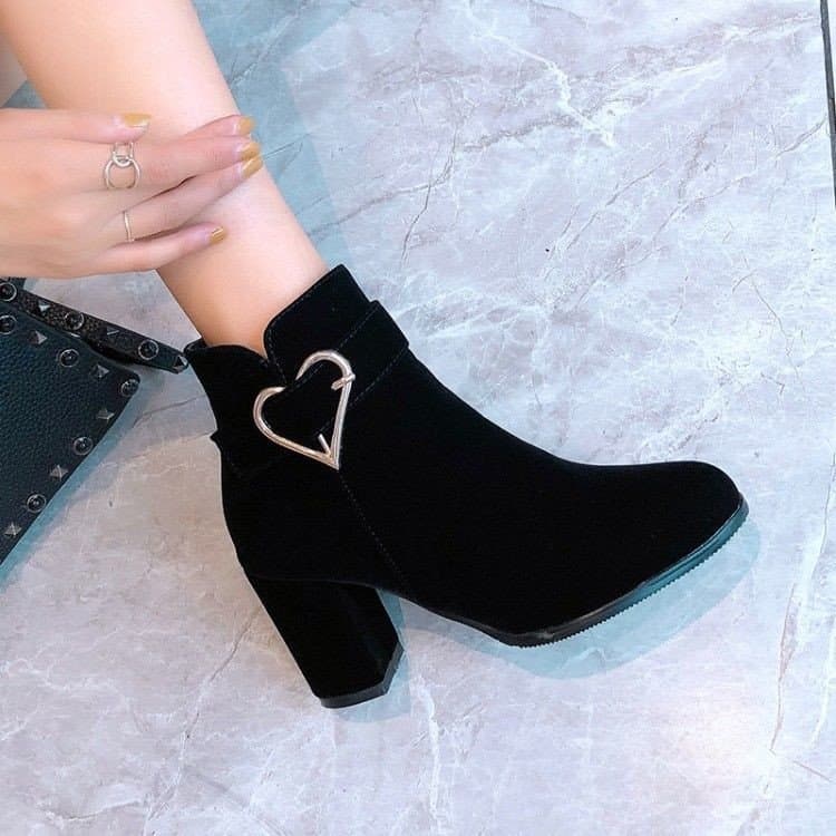 Short Suede Lined Single Boots Round Toe Large Size Autumn Winter New Red Wedding Shoes Chunky Heel High Heels Fashion