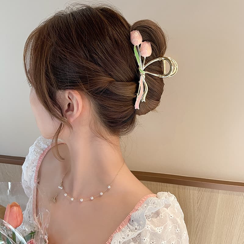 Hairclip with high-end feel, tulip large size, women's summer back of the head, hairpin, shark clip, hair volume,