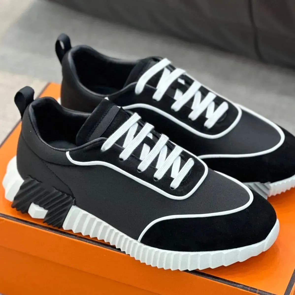 Baskets montantes de marque H pour homme, style décontracté, en cuir et mesh, à lacets, style running.