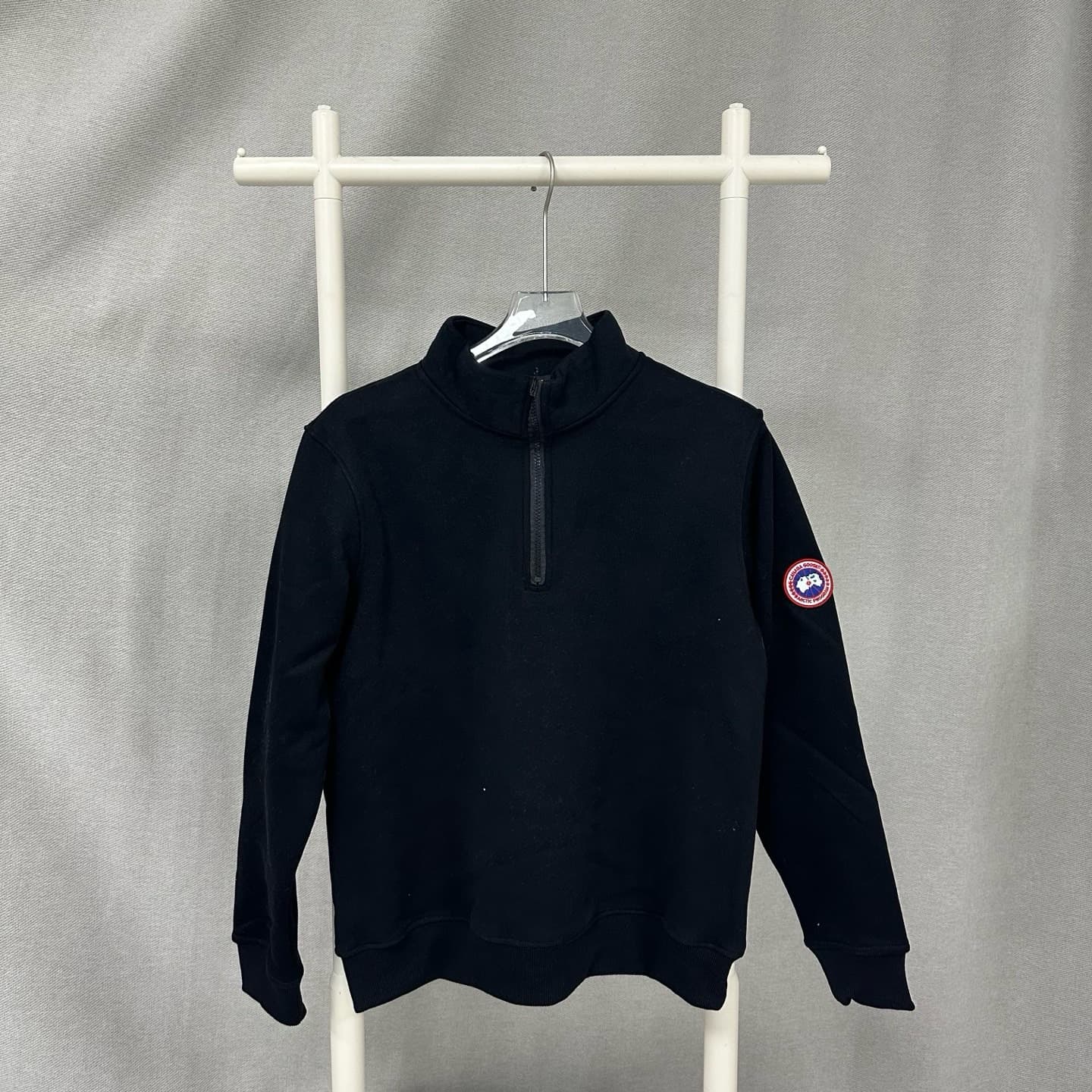 Pull polaire unisexe à manches longues et demi-zip couleur unie avec badge Canada 2025