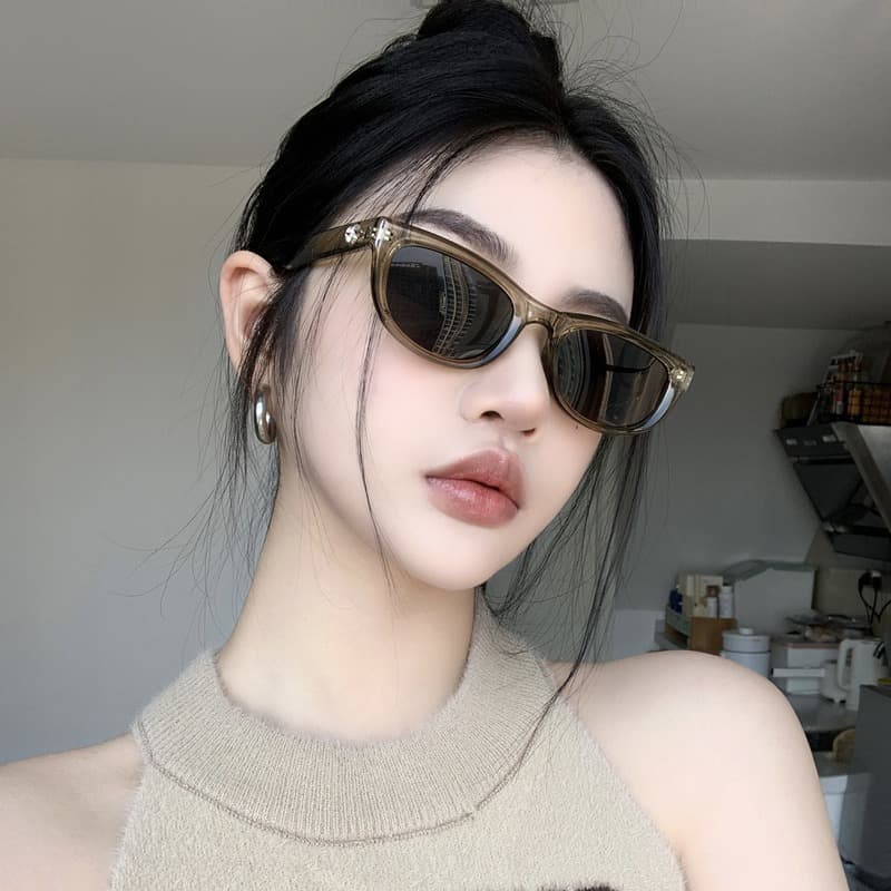 Personalized for women with round face, slimming cat eyes, internet celebrity street photography glasses, sun shading