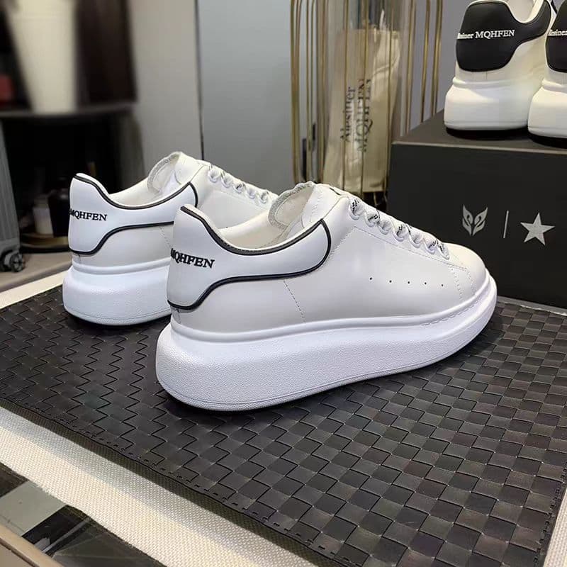Baskets blanches à queue époxy pour l'été, chaussures de skate unisexes polyvalentes et non jaunissantes, avec graffiti 3D