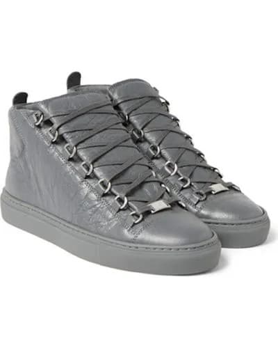En stock : Baskets montantes noires classiques parisiennes plissées, grandes tailles, finition huilée à l'huile de cheval.