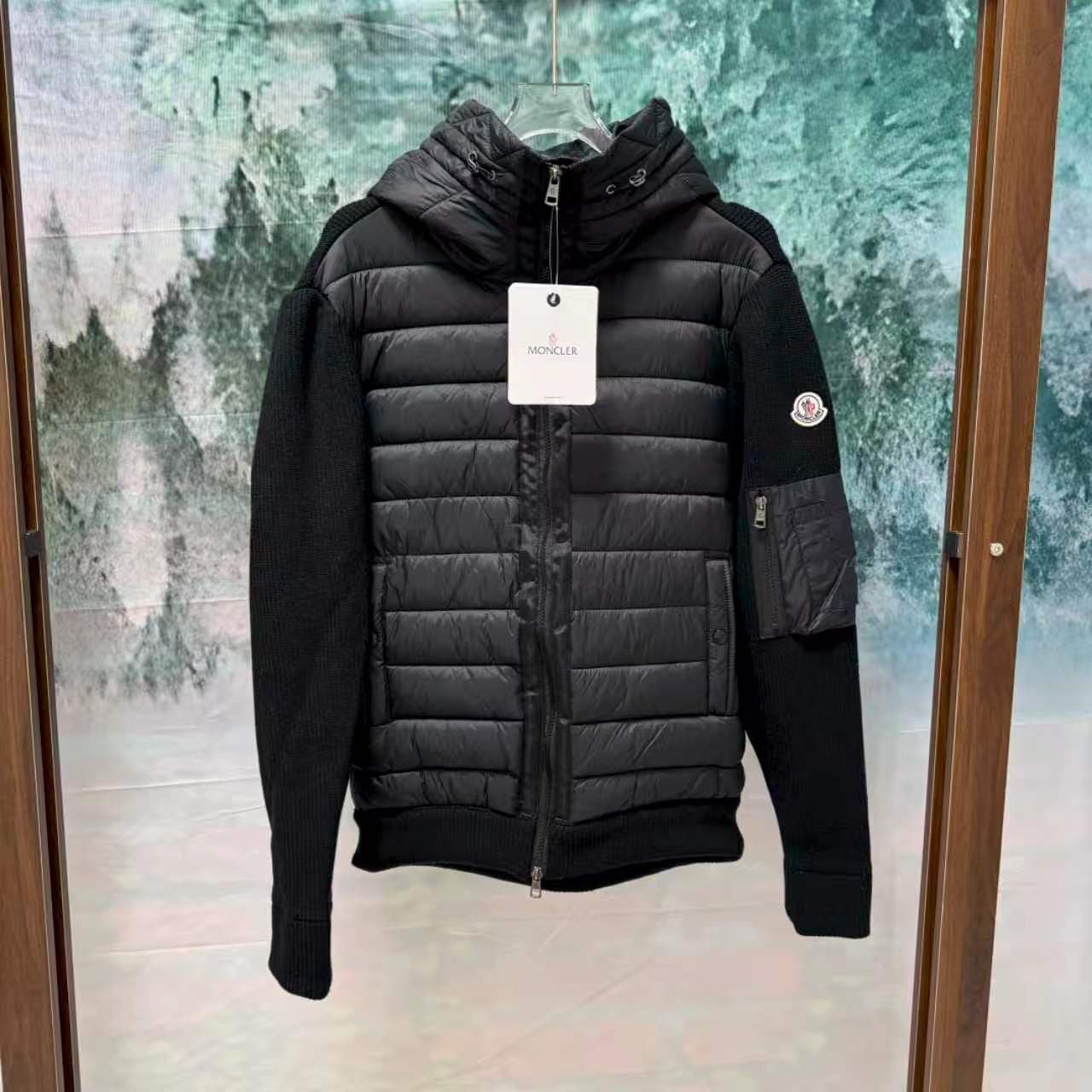 Cardigan en maille patchwork 2026 pour homme, veste légère et luxueuse au style décontracté.
