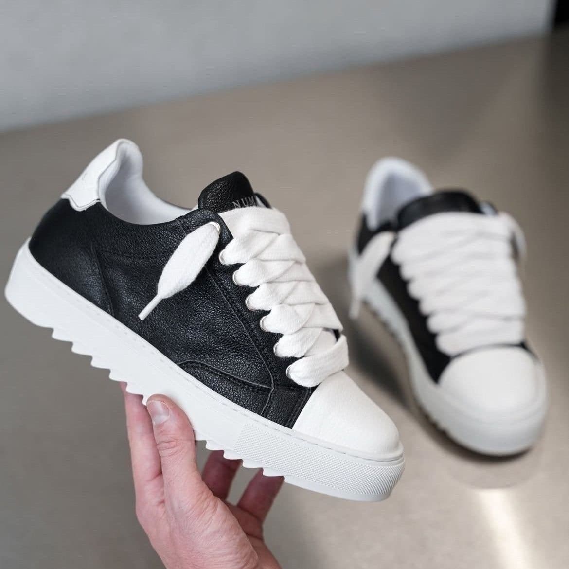 Baskets NUMERIS, style européen, version originale populaire, chaussures décontractées, modèles polyvalents pour hommes et femmes, semelle épais