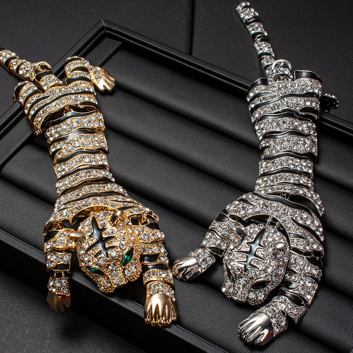 Luxurious Heavy Craft Shawl Vintage Exaggerated Inlaid Diamond Tiger Brooch Pin European And American Cross-Border