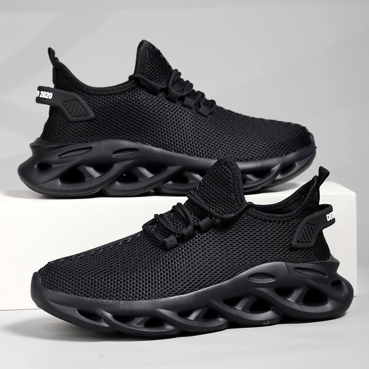 Large size fashion casual men's shoes new young men's casual mesh sports shoes