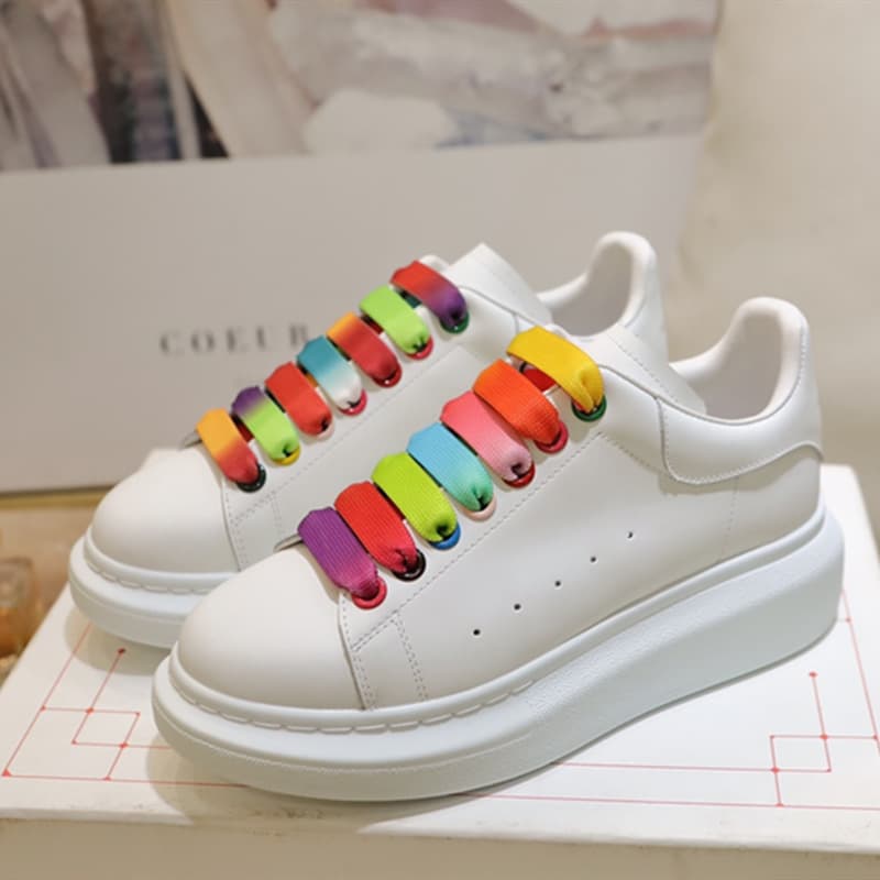 Chaussures blanches Mc Queen en cuir de vachette de haute qualité pour femmes 2023, nouvelles chaussures de sport décontractées à semelle épaiss