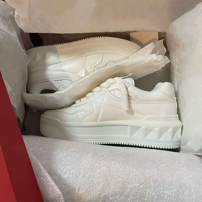 High Edition Warren V Family Big Rivet Little White Female 2023 Genuine Leather Casual Thick Sole Elevated Bread Couple