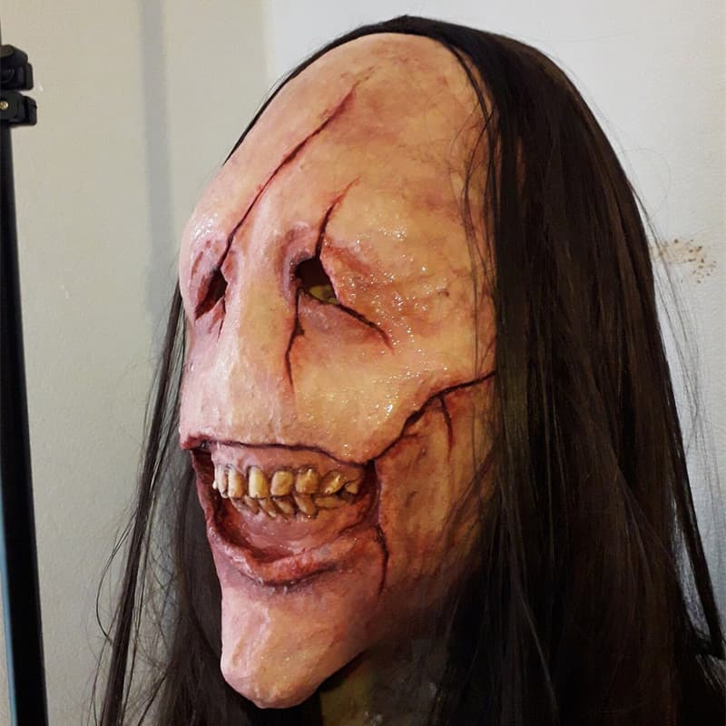 Long haired red faced witch Halloween horror female ghost latex mask escape room costume headgear Halloween