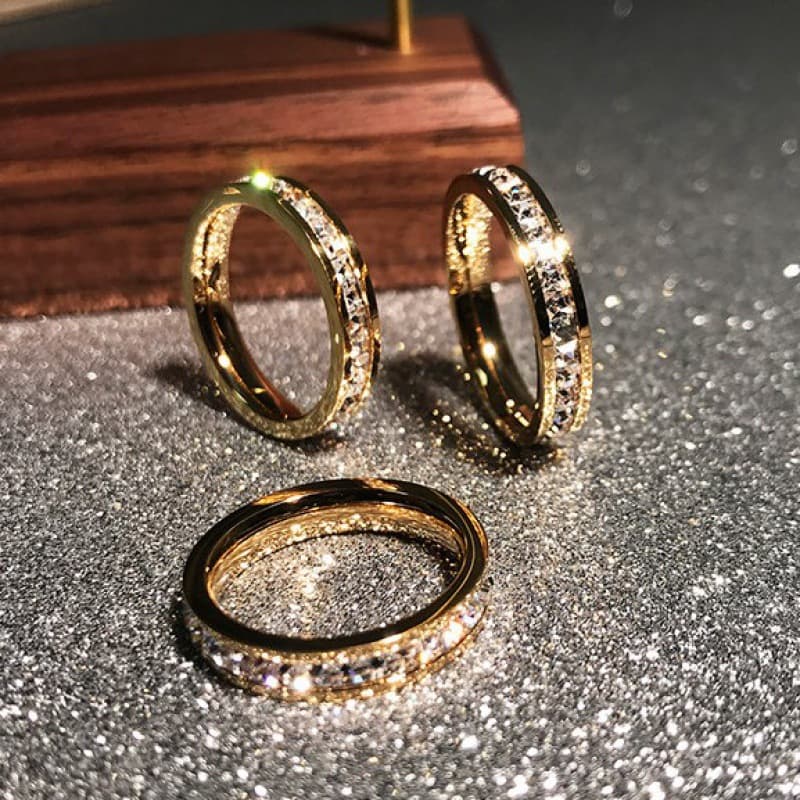Titanium Steel Ring Instantly Emits A Sky Full Of Stars, Fashionable Couple Matching Ring Without Fading, Women's Men's Light Luxury Ring