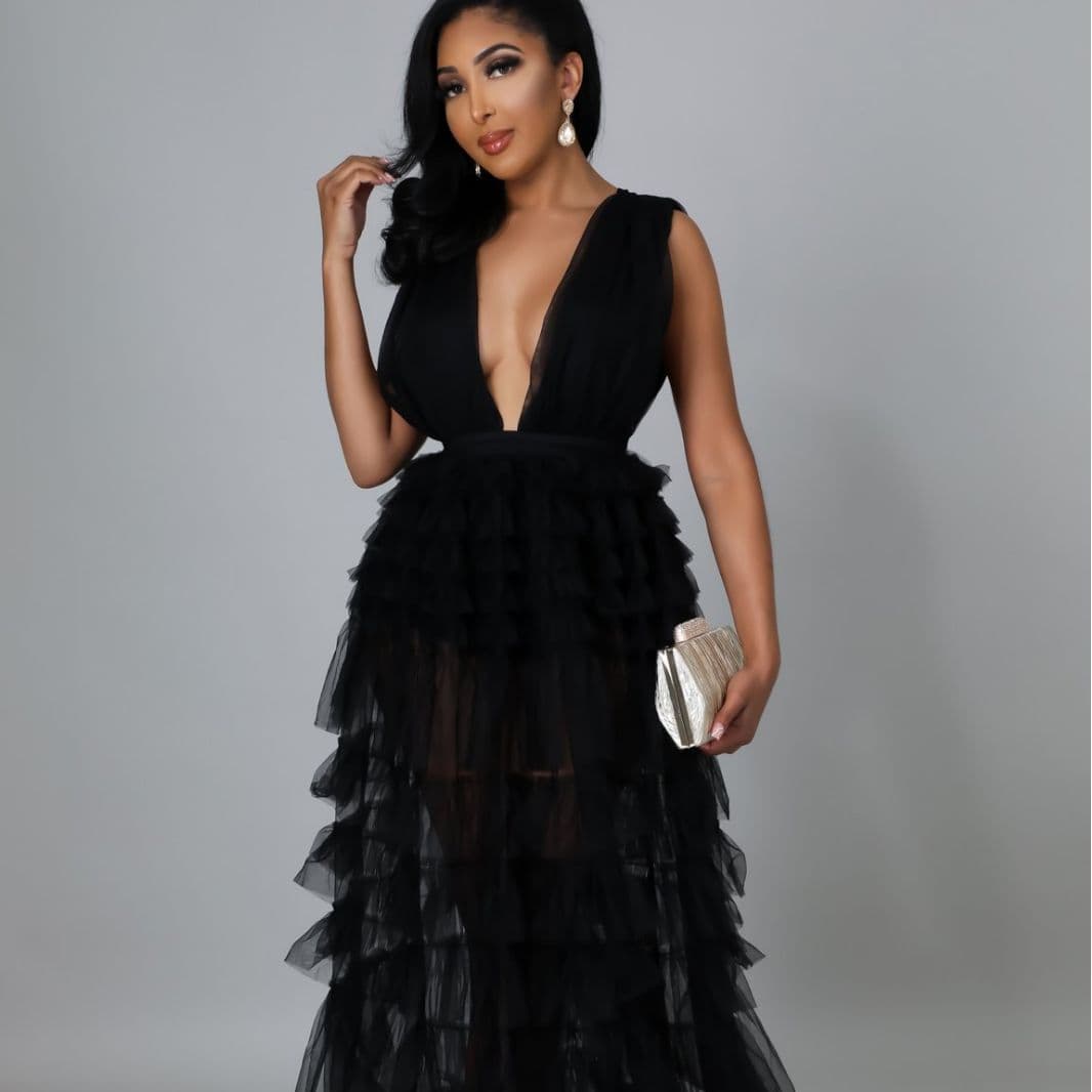 Women's Clothing Temperament Sexy V Neck High Waist Pleated Evening Dress Black Ethnic Style Suspender Long Skirt