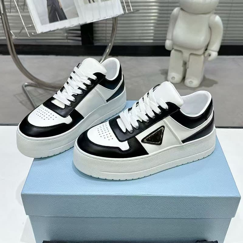 Chaussures de sport décontractées en cuir pour femmes, style western, avec logo triangulaire, Little White Ins Trendy P Home, nouvelle collection 2