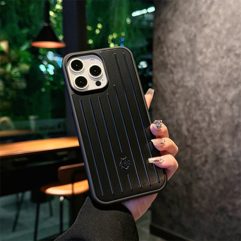 Étui en alliage d'aluminium compatible avec iPhone 16 Pro Max, iPhone 15 et 14, protection intégrale tendance.