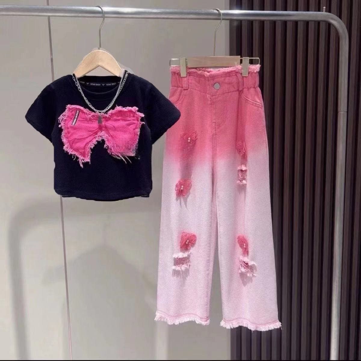 Mother & Kids Girls Summer Suits 2025 New Style Girls Big Children Fashionable Short Sleeved Ripped Jeans Dopamine Wear Two Piece Suit