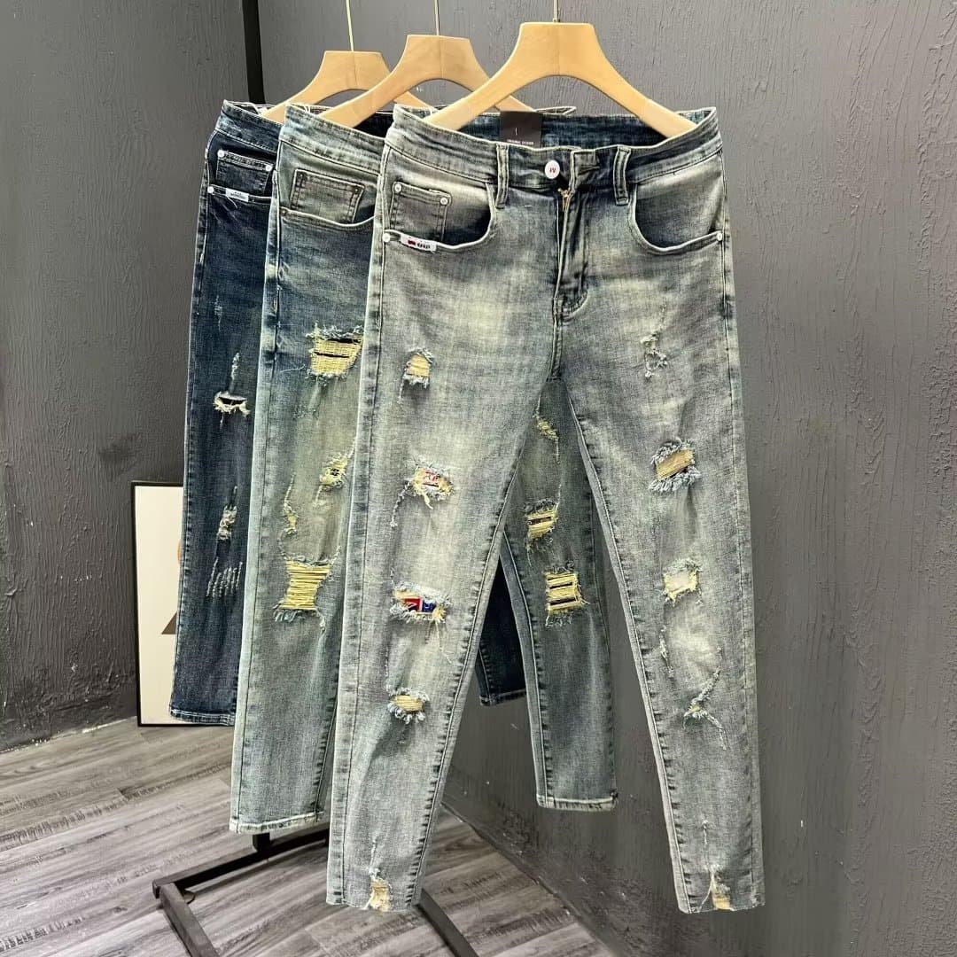 Mentally young man with nine point jeans, men's brand slim fit small leg Korean version, handsome men, internet