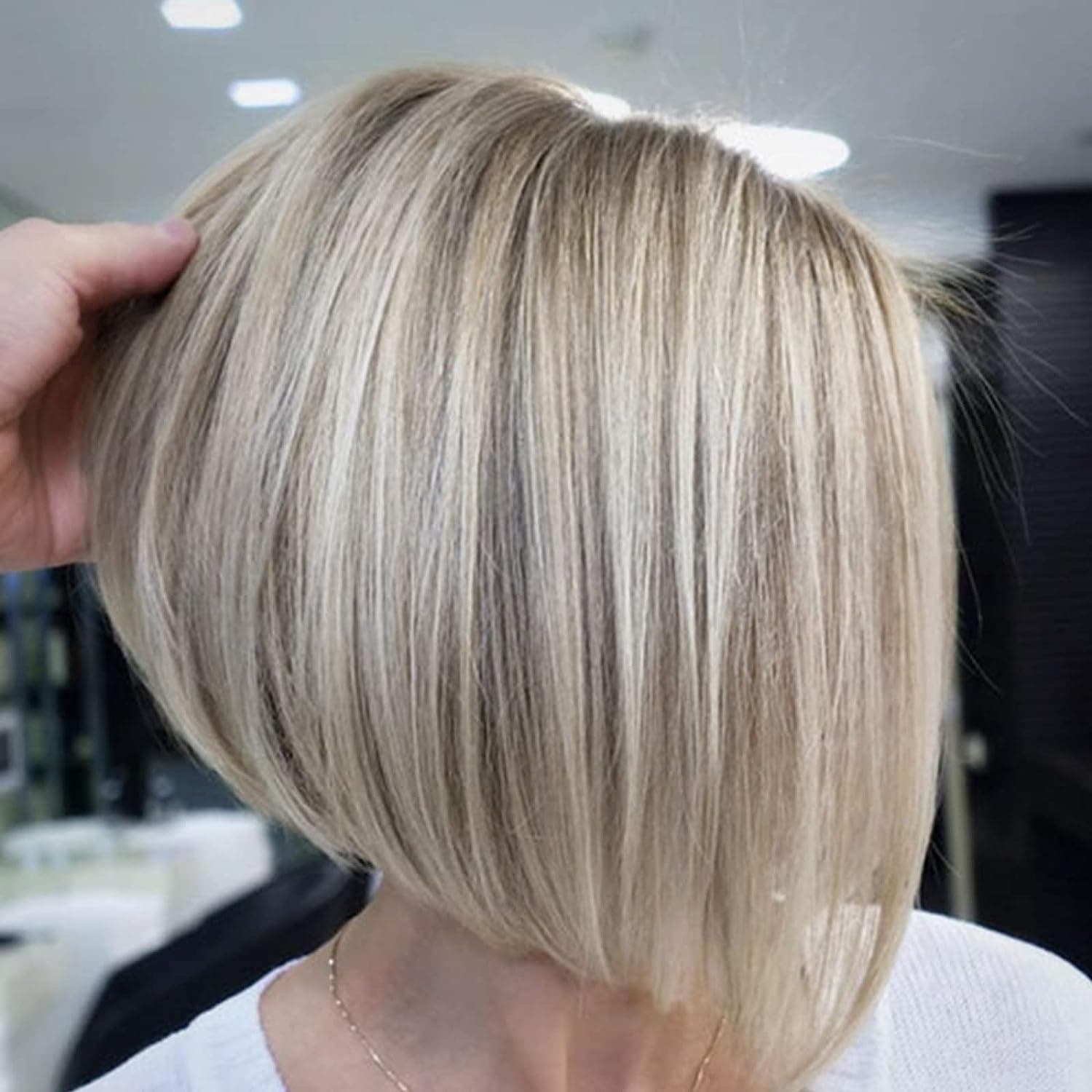 TISHING Layered Short Blond Wave Headed Suitable For White Women's Chin Length, Gray Gold Side Elf Straight Hair