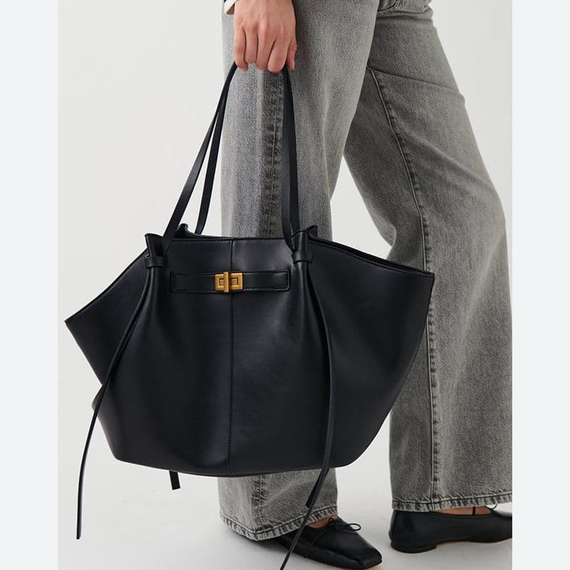 Classic Fashion Ladies Handbag, High-grade Wing Large Soft Fashionable Tote Bag, 2024 New European And American Handbag