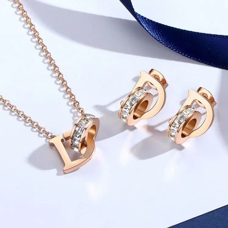 D letter double ring titanium steel necklace for women, simple personality, versatile, high end, light luxury, niche exquisite suit trend