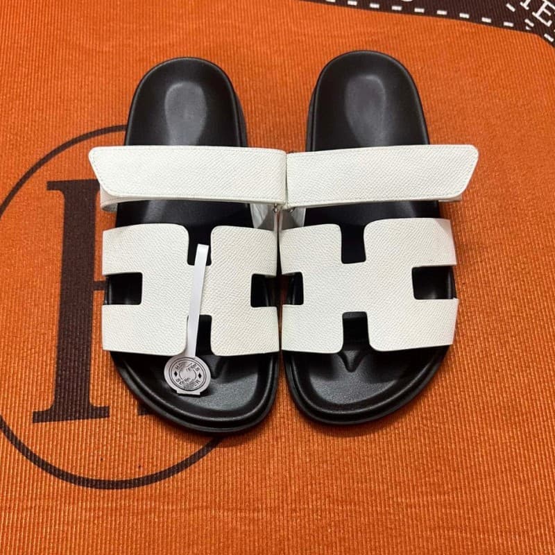 Chaussons d'extérieur pour femmes, style pur et original, semelles plates en cuir, velcro, pour la plage, 2025