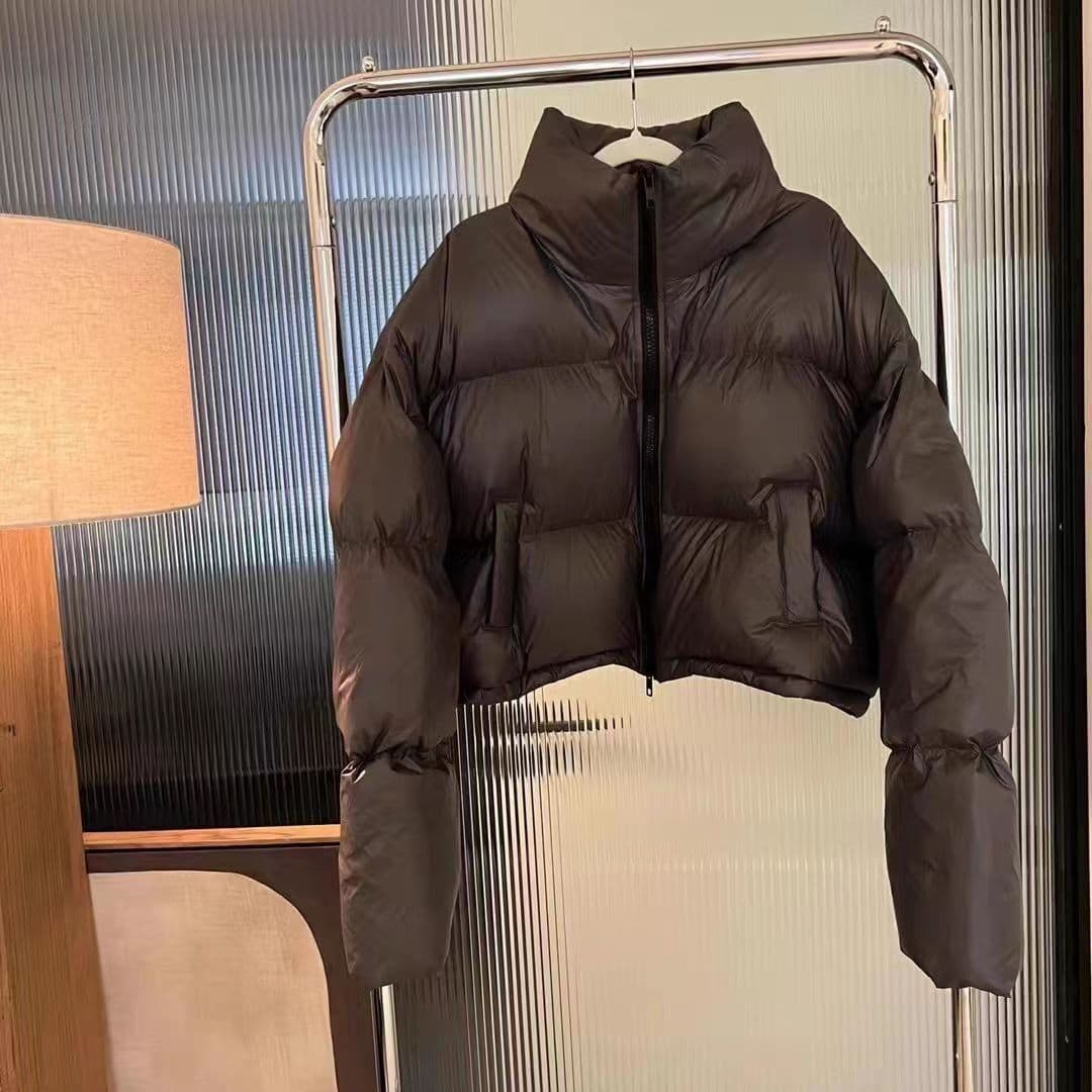 Women's Short Puffer Jacket With Stand Collar Quilted Lightweight Winter Coat Slim Fit Zip-Up Outerwear With 3D Pattern