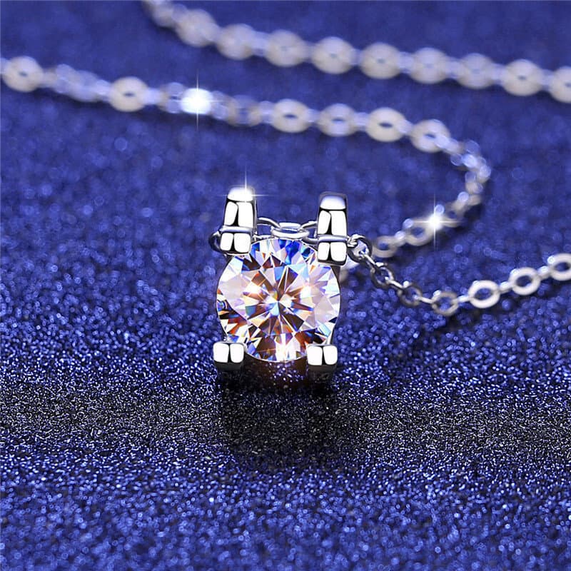 Super flash Moissanite pendant cow head one carat necklace women O chain collarbone chain