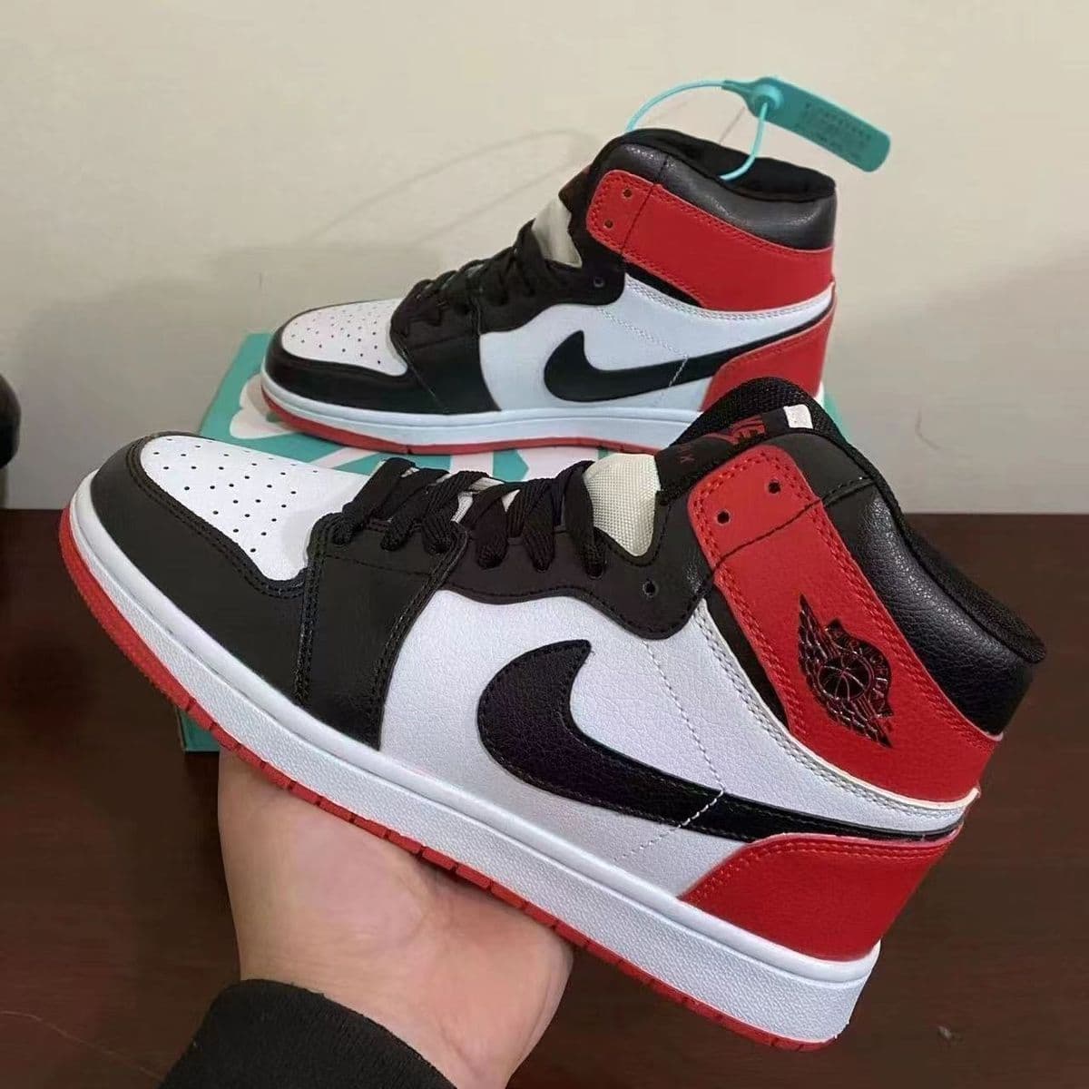 Chaussures de basket-ball montantes pour hommes et femmes, tendance, pures, originales, noires, rouges, décontractées, polyvalentes, pour hommes et
