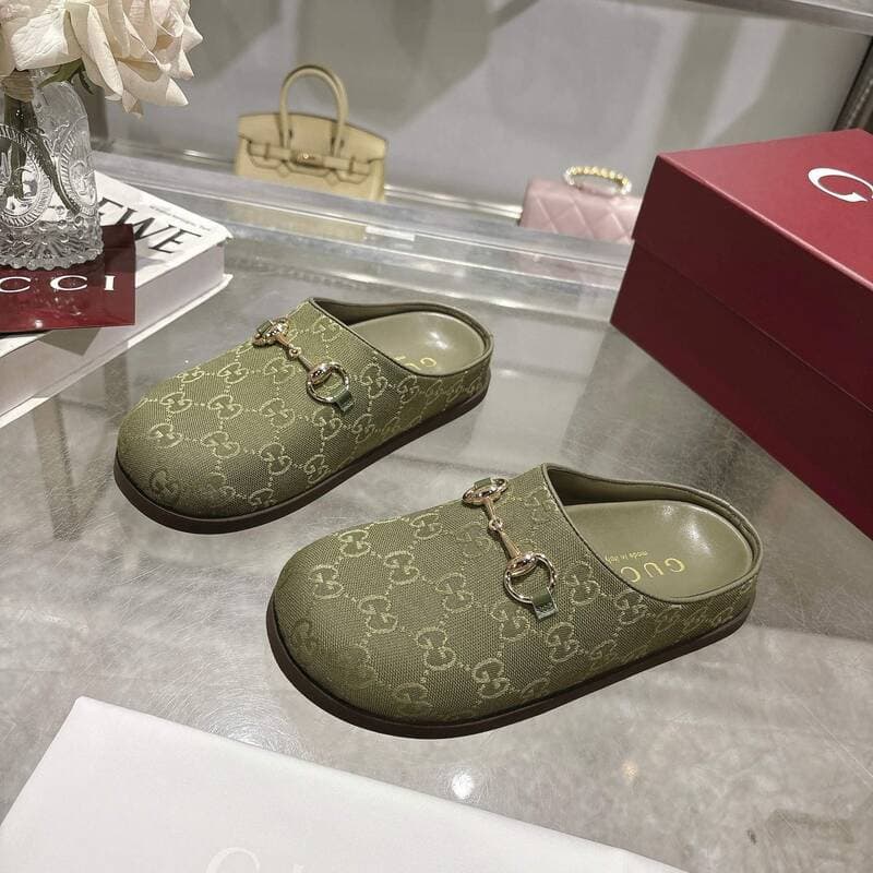 Collection GUCCI 2026 : Chaussures plates, mules et à enfiler