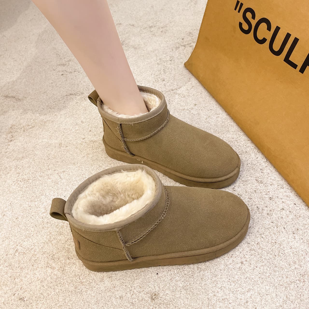 Bottes de neige d'hiver surdimensionnées pour femmes, semelles plates, manches courtes, chaussures en coton du Nord-Est pour hommes avec peluche et